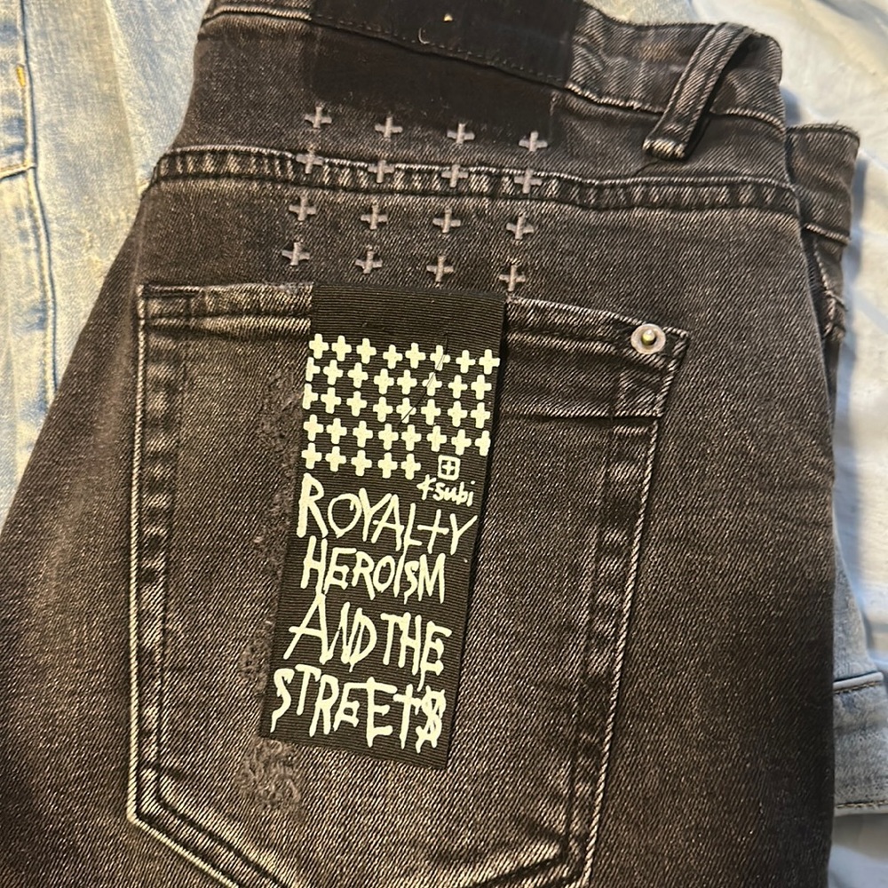 Men ksubi jeans size 32 slim fit. Comes with ksubi back tag worn once.